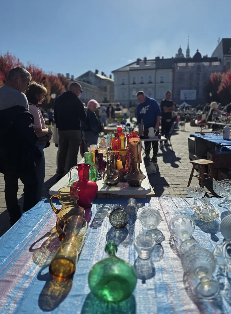 List It, Bling It: How Sparkle Edits Are Quietly Rescuing America's Garage Sales
